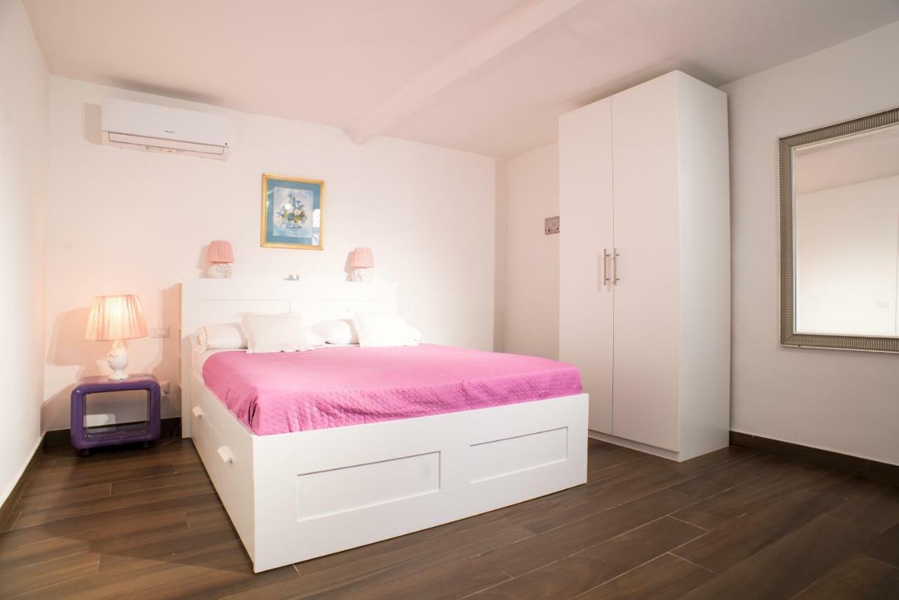 Maison di Napoli Bagian luar foto